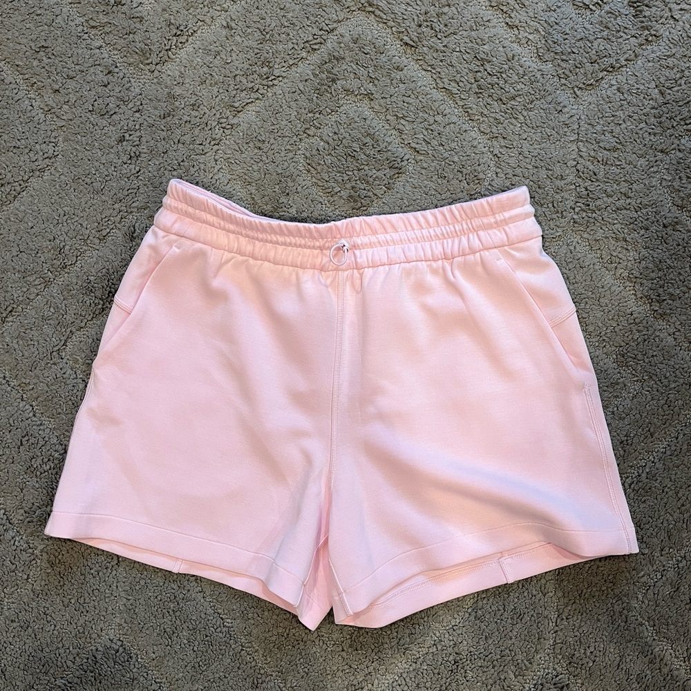 LULULEMON SOFTSTREAM SHORTS 4”